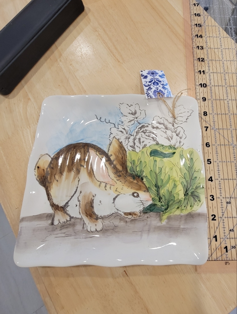 MAXCERA "Cabbage Bunny" Ceramic Plate - Picture 3 of 3